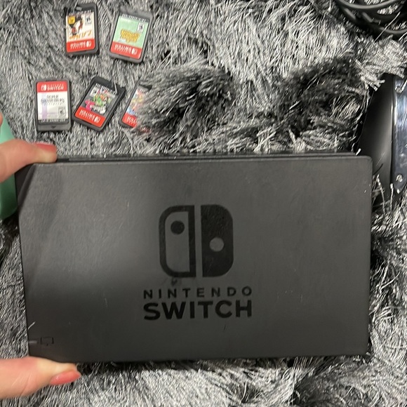 Nintendo Switch 1st model with vans & accessories - Picture 9 of 14